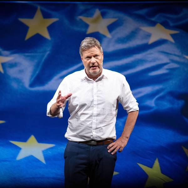 Robert Habeck (Bündnis 90/Die Grünen), Bundesminister für Wirtschaft und Klimaschutz, spricht bei einem Wahlkampftermin vor der Europawahl vom Grünen-Landesverband Bremen über den Klimawandel.