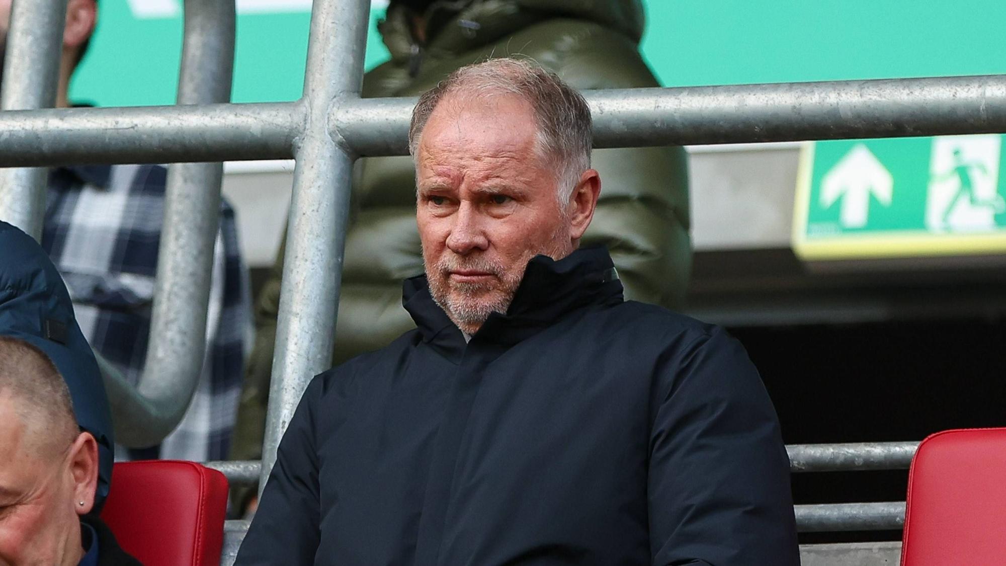 Stefan Reuter bei einem Fußballspiel im März 2024.