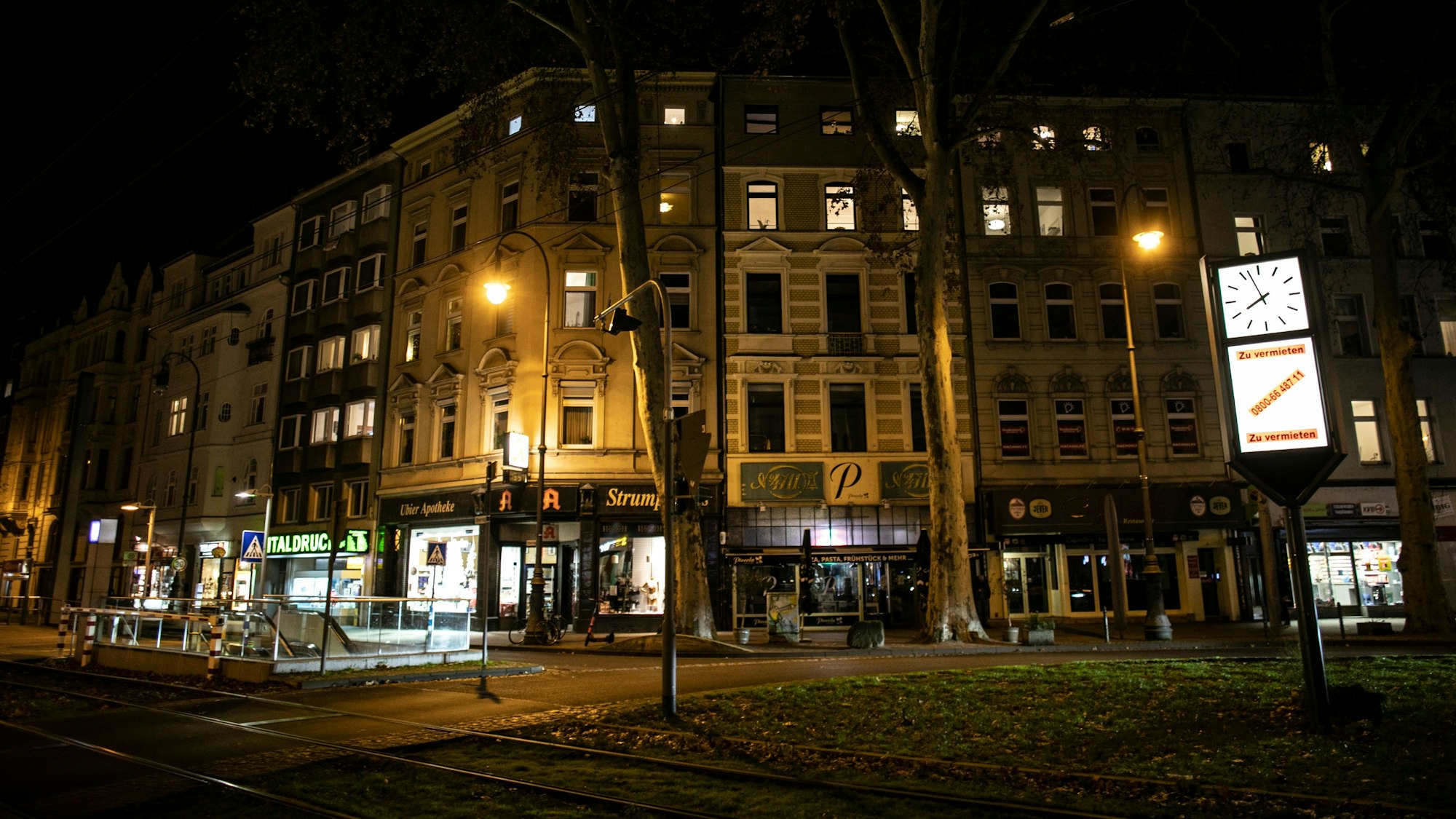 Der Chlodwigplatz Köln bei Nacht