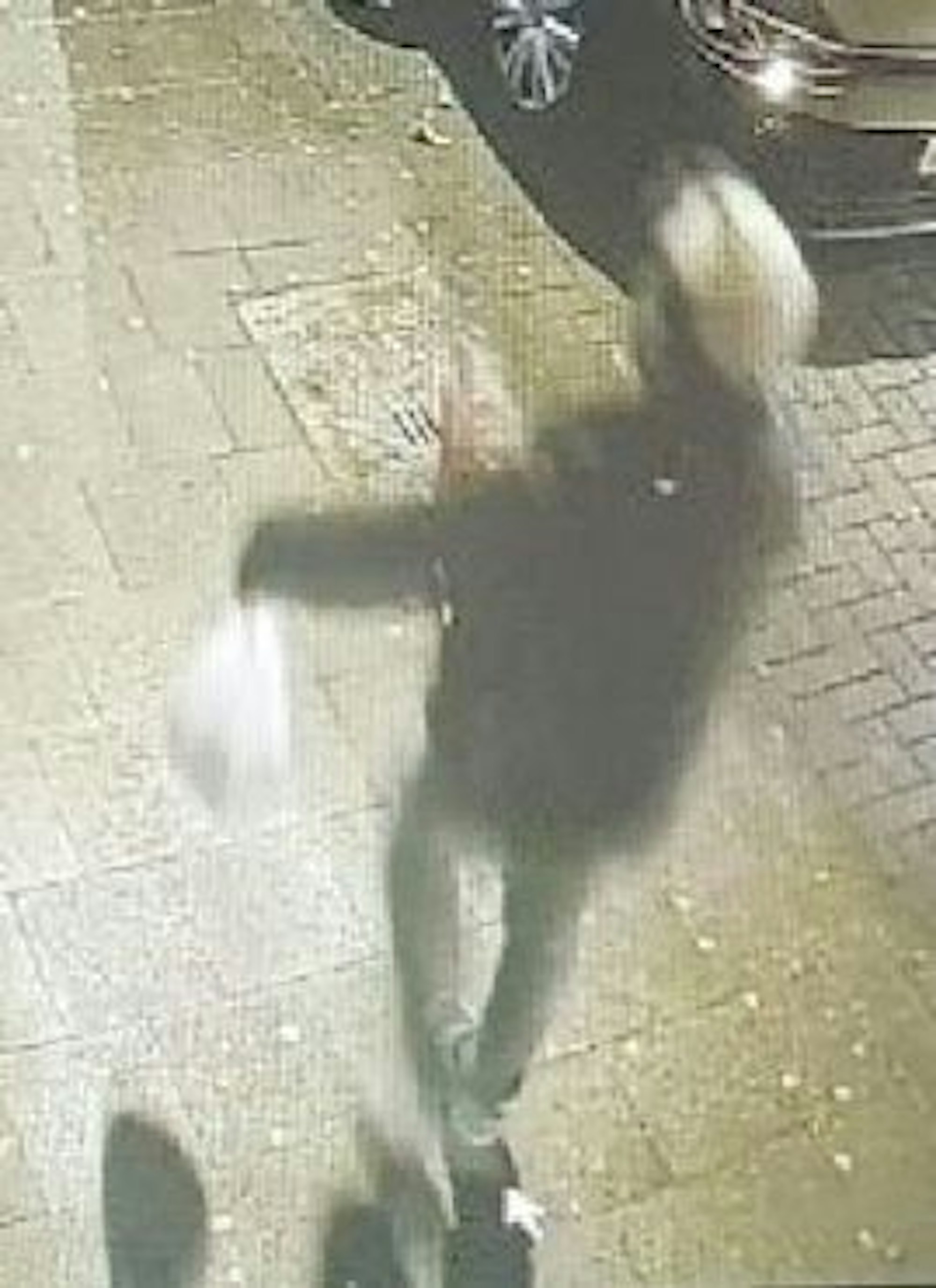 Dieser Mann soll im Dezember 2023 auf der Bonner Straße in der Südstadt mit einer Schreckschusspistole auf einen Obdachlosen geschossen haben.