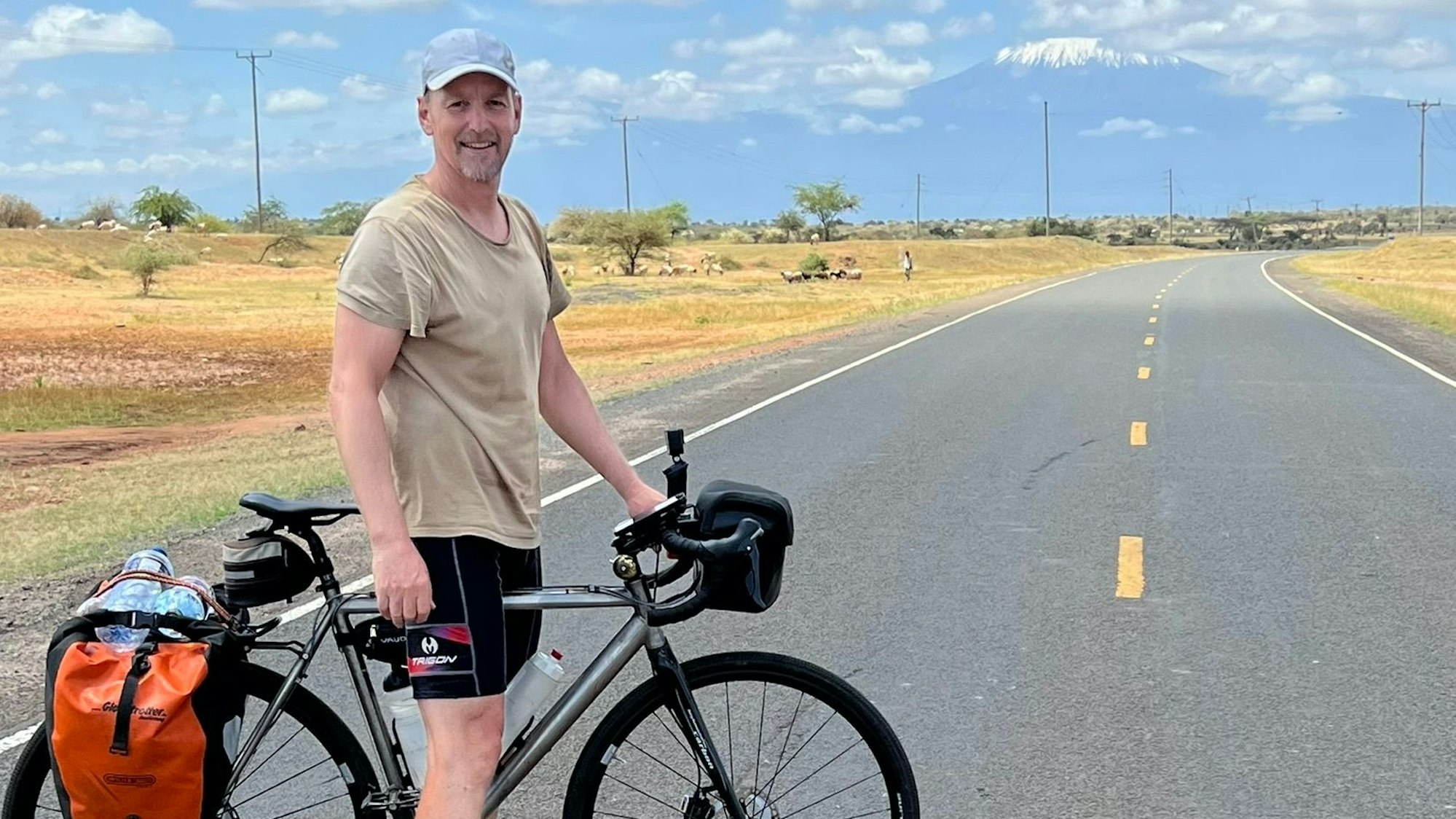 Prof. Dr. Wellendorfer Campus Gummersbach TH Köln, Institut für Allgemeinen Maschinenbau, vor dem Kilimandscharo.