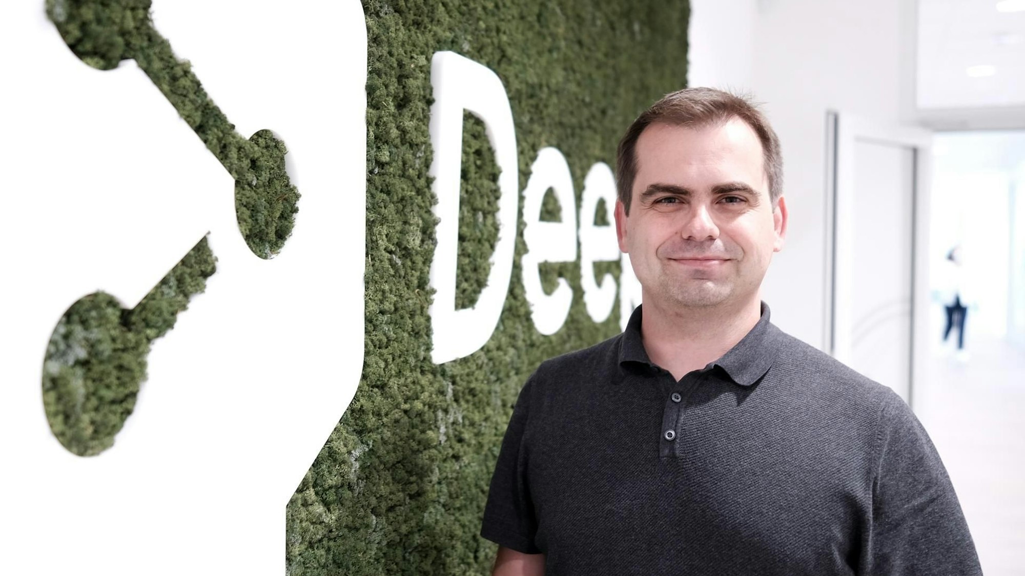 22.09.2021, Köln: Jaruslaw Kutylowski, Geschäftsführer des Übersetzungsdienstes DeepL. Foto: Max Grönert.