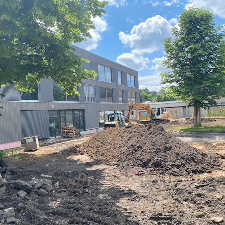 Zu sehen ist eine Baustelle.