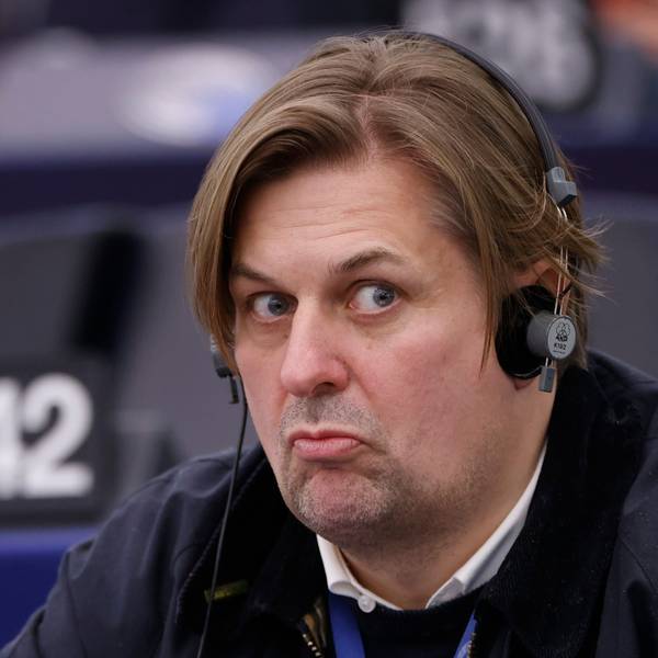 ARCHIV - 23.04.2024, Frankreich, Straßburg: Maximilian Krah von der Alternative für Deutschland (AfD) nimmt an einer Sitzung des Europäischen Parlaments teil.