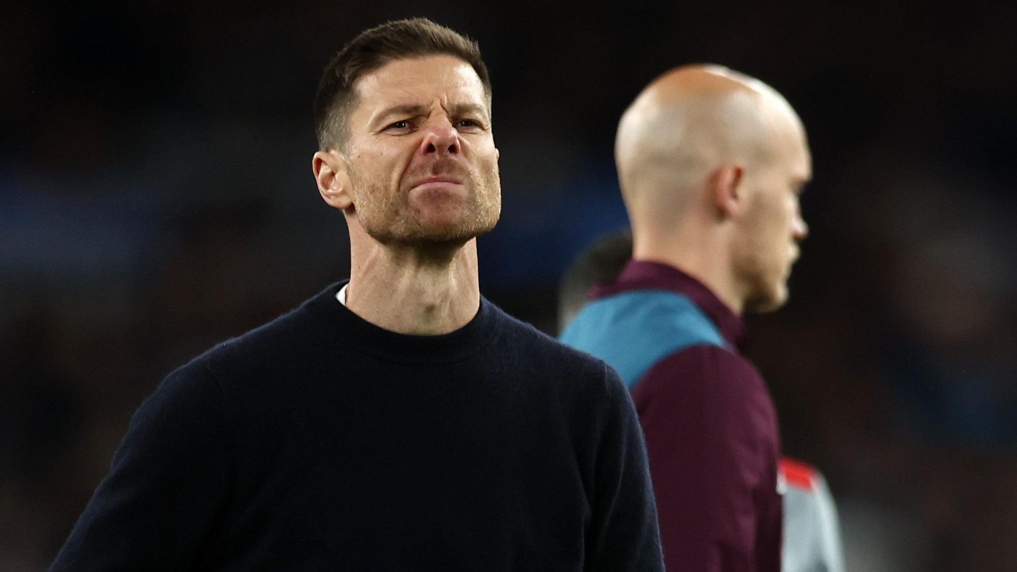 Trainer Xabi Alonso zeigt sich nach dem verlorenen Europa-League-Finale enttäuscht.