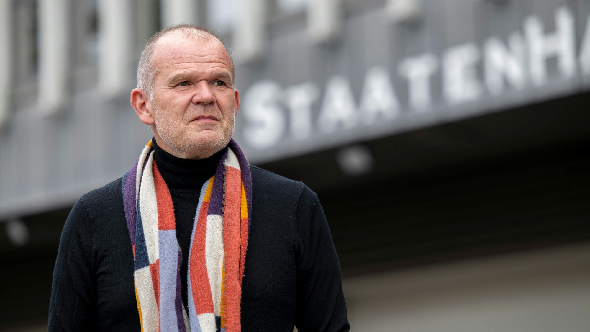 Francois-Xavier Roth ist der Generalmusikdirektor der Stadt.