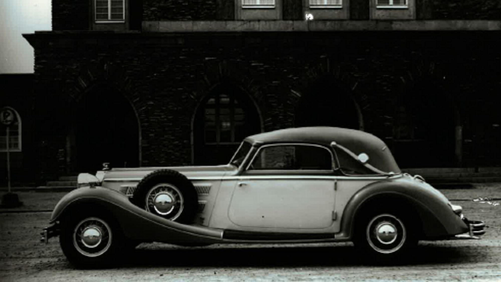 In einem solchen Horch 853 Sportcabriolet aus den 30er Jahren wird Henriette Reker am Sonntag zum Treffen auf dem Neptunplatz chauffiert.