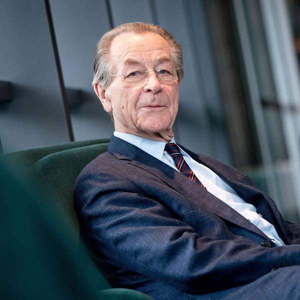 Der ehemalige SPD-Vorsitzende Franz Müntefering hat Sahra Wagenknechts neue Partei scharf kritisiert. Auch mit seinem einstigen Weggefährten Oskar Lafontaine geht Müntefering hart ins Gericht. (Archivbild)