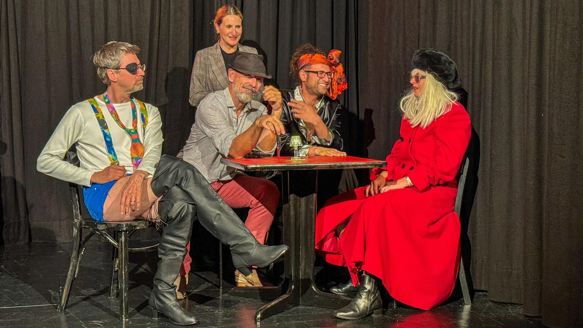 Am Samstag feiert das neue Stück des Matchboxtheaters „Mischbox Nightclub“ in Hitdorf Premiere.