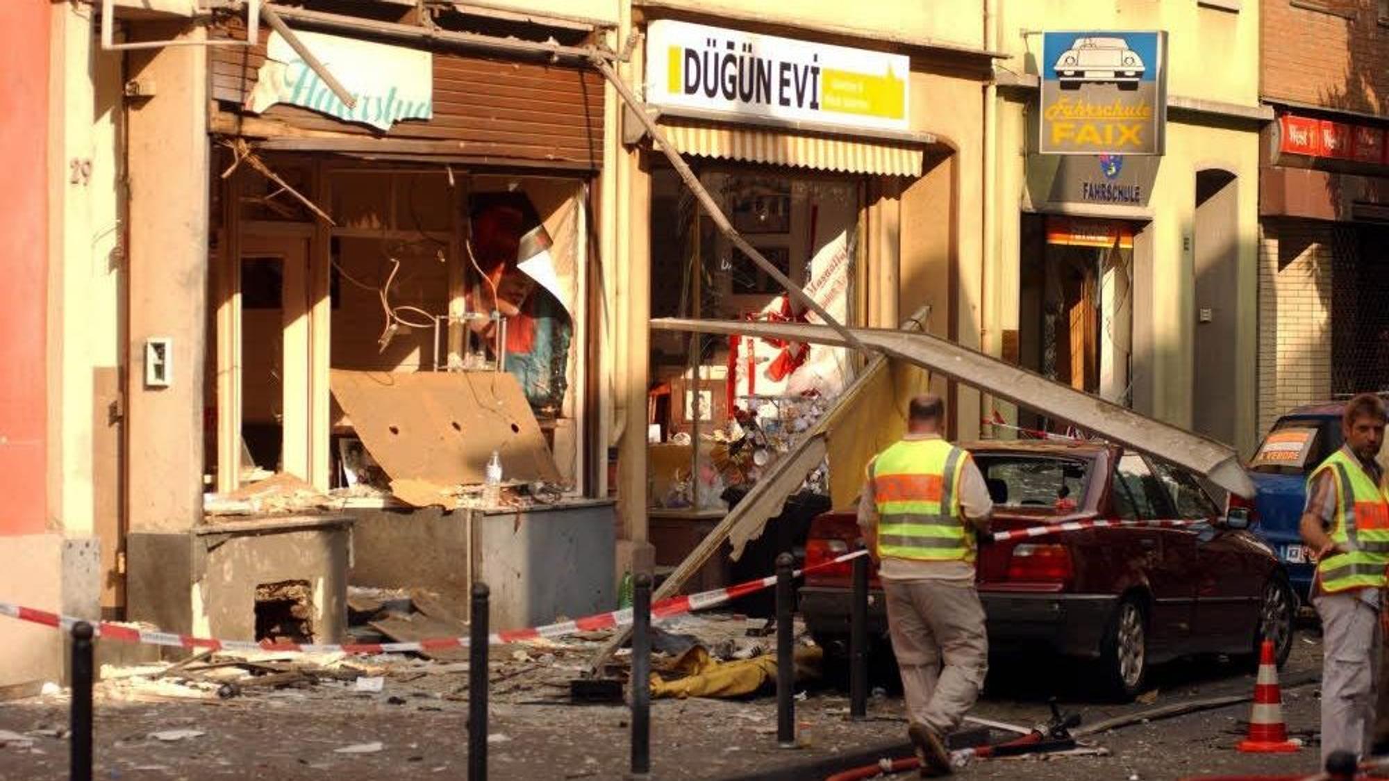 Das Bild zeigt von einer Bombe zerstörte Gebäude.