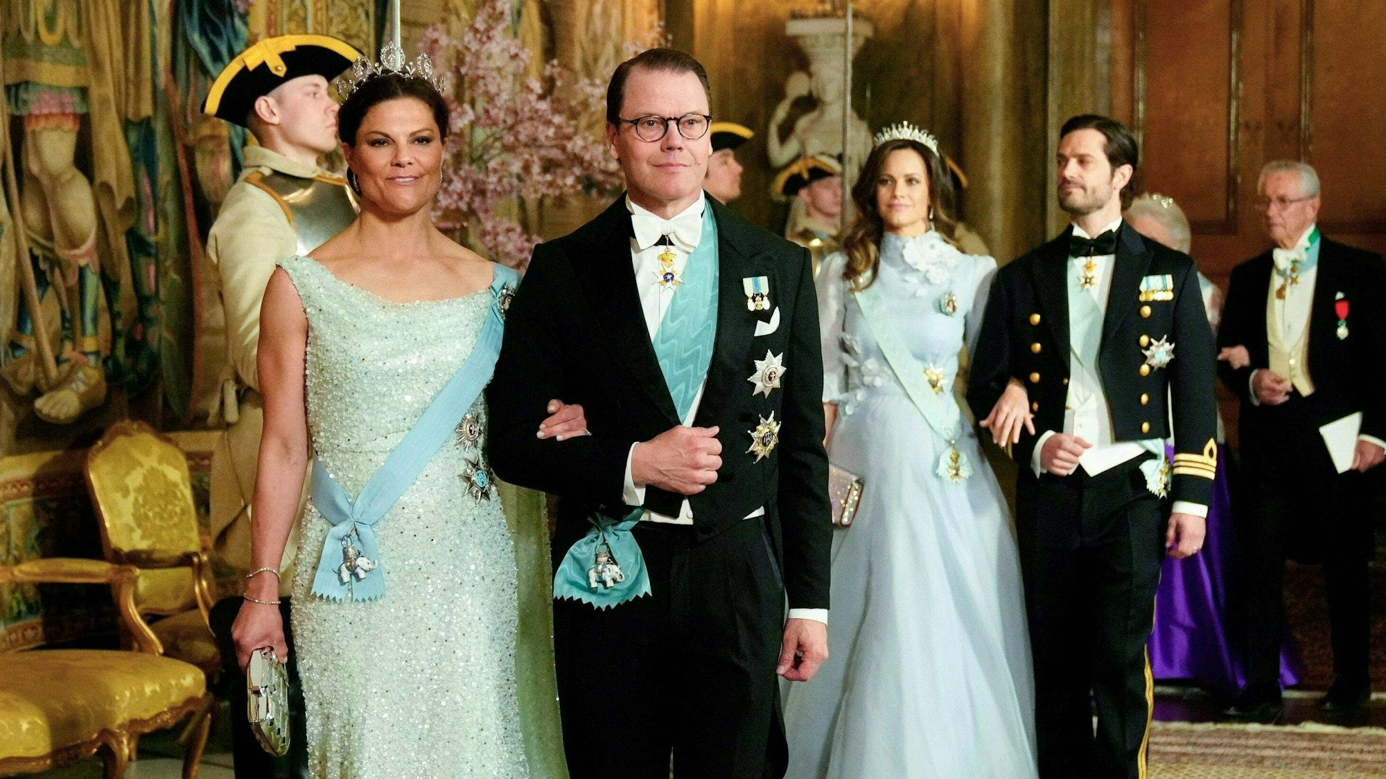 Kronprinzessin Victoria von Schweden, Kronprinz Daniel von Schweden, Prinzessin Sofia von Schweden und Prinz Carl Philip von Schweden beim Staatsbankett im Stockholmer Schloss Anfang Mai.