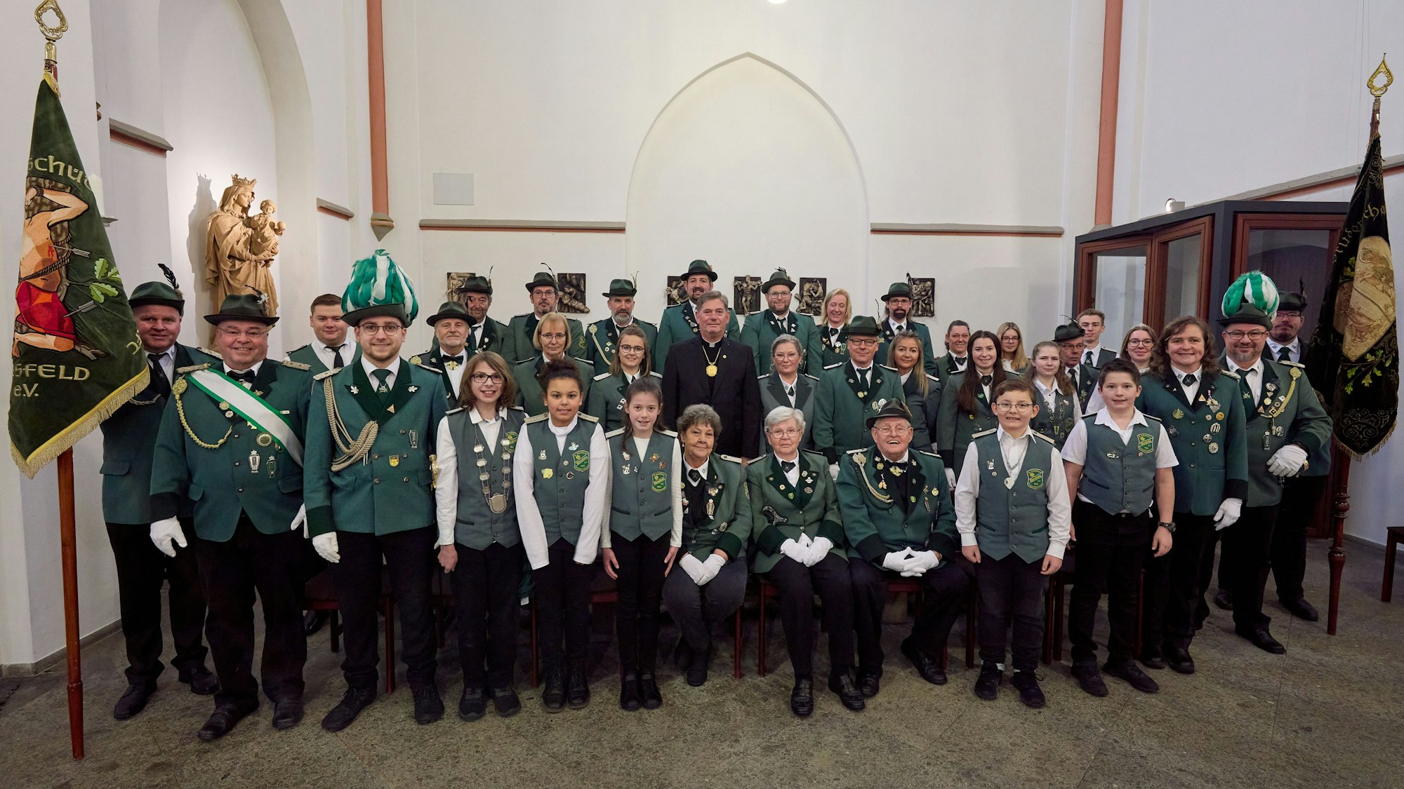 Der St. Sebastianus-Schützenverein Biesfeld in vollem Ornat.
