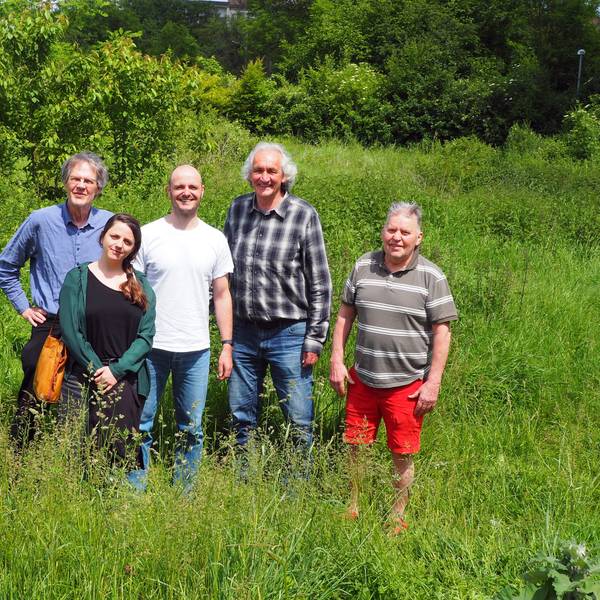 Wolfgang Kiehle, Sonja Franke, Milan Zurmühlen vom Aufsichtsrat der Mietergenossenschaft, Ralf Leppin und Georg Brombach hoffen, dass der Bau der Sozialwohnungen 2025 starten kann.