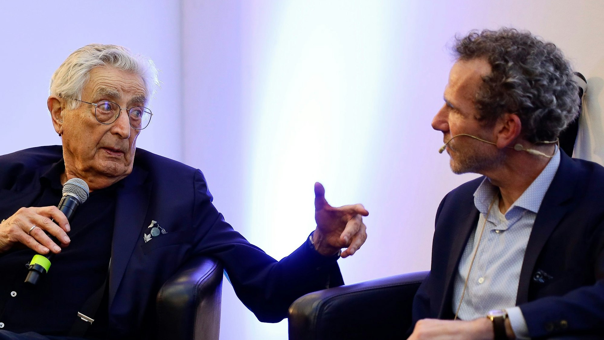 Gerhart Baum und Moderator Joachim Frank