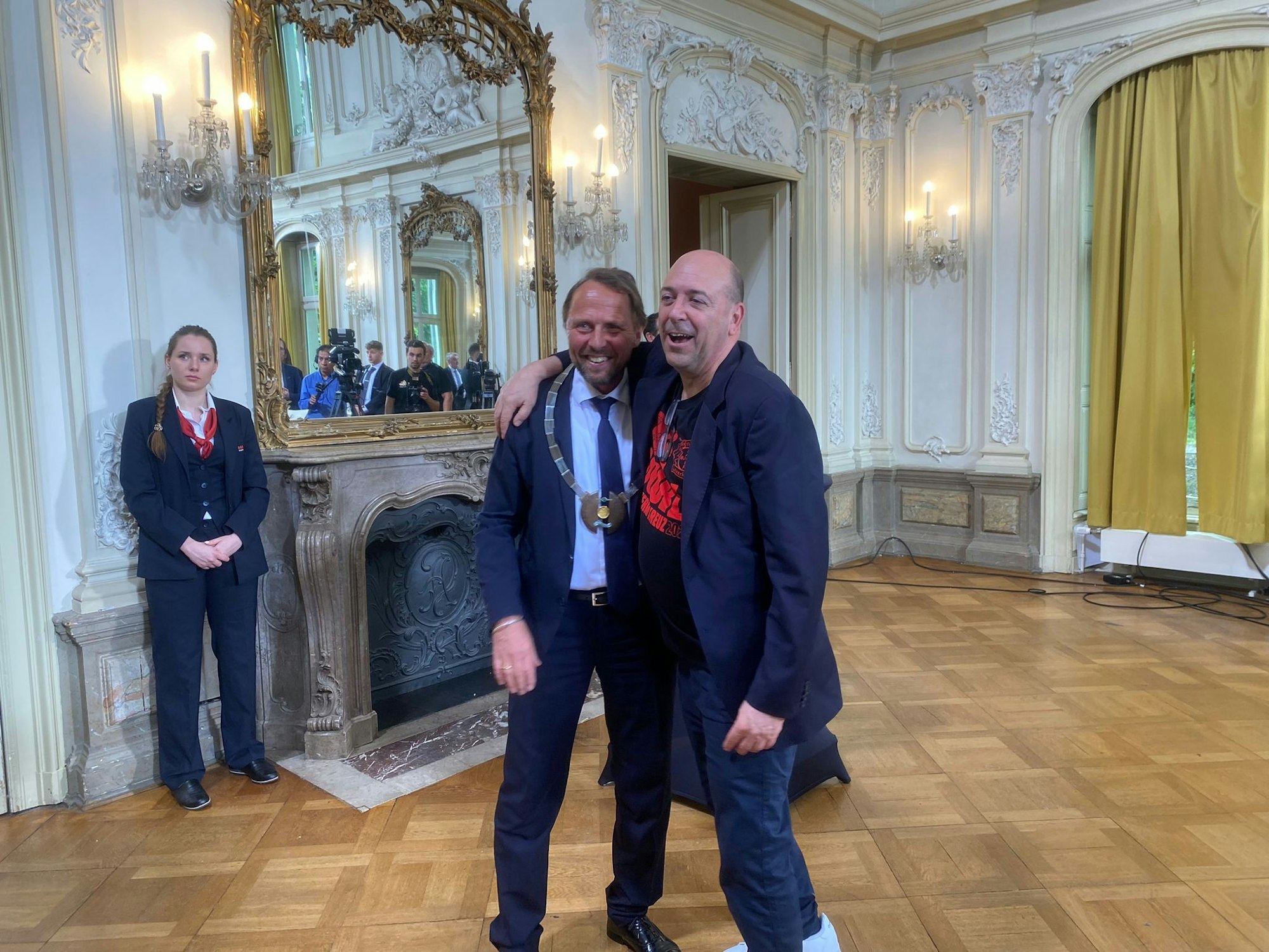 Gute Laune beim Empfang auf Schloss Morbroich: Uwe Richrath und Fernando Carro.