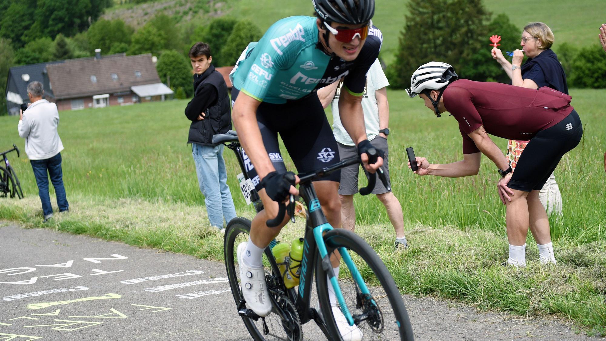 Julian Borresch beim Radrennen „Rund um Köln“.