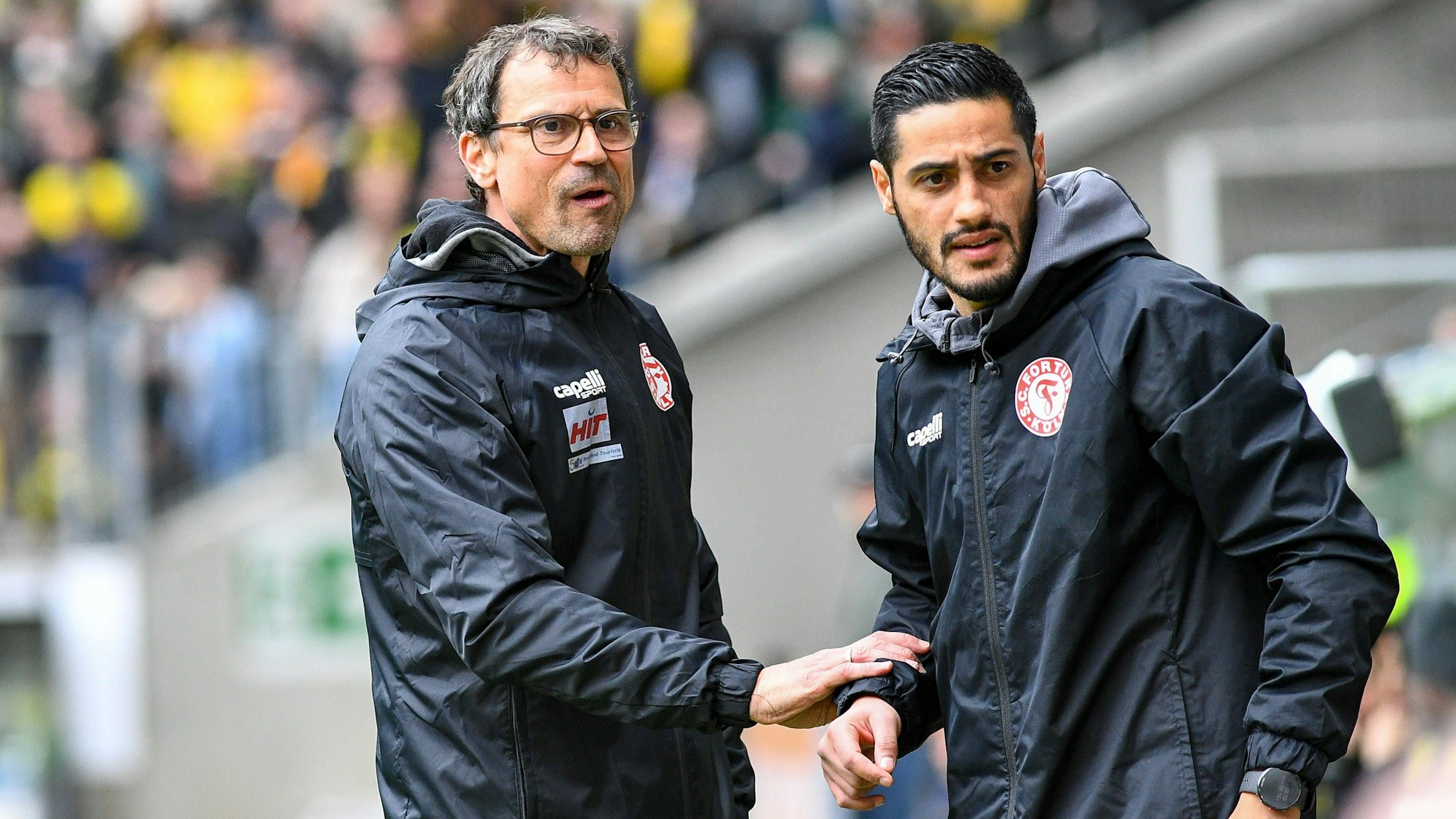 v.li.: Matthias Mink Cheftrainer Fortuna Köln, Hamdi Dahmani Co-Trainer Fortuna Köln diskutieren, im Gespräch, Aktion, Action, Spielszene, 30.03.2024, Aachen Deutschland, Fussball, Regionalliga West, Alemannia Aachen - Fortuna Köln *** from left Matthias Mink head coach Fortuna Köln , Hamdi Dahmani co-coach Fortuna Köln discuss, in conversation, action, action scene, 30 03 2024, Aachen Germany , Football, Regionalliga West, Alemannia Aachen Fortuna Köln xmhx