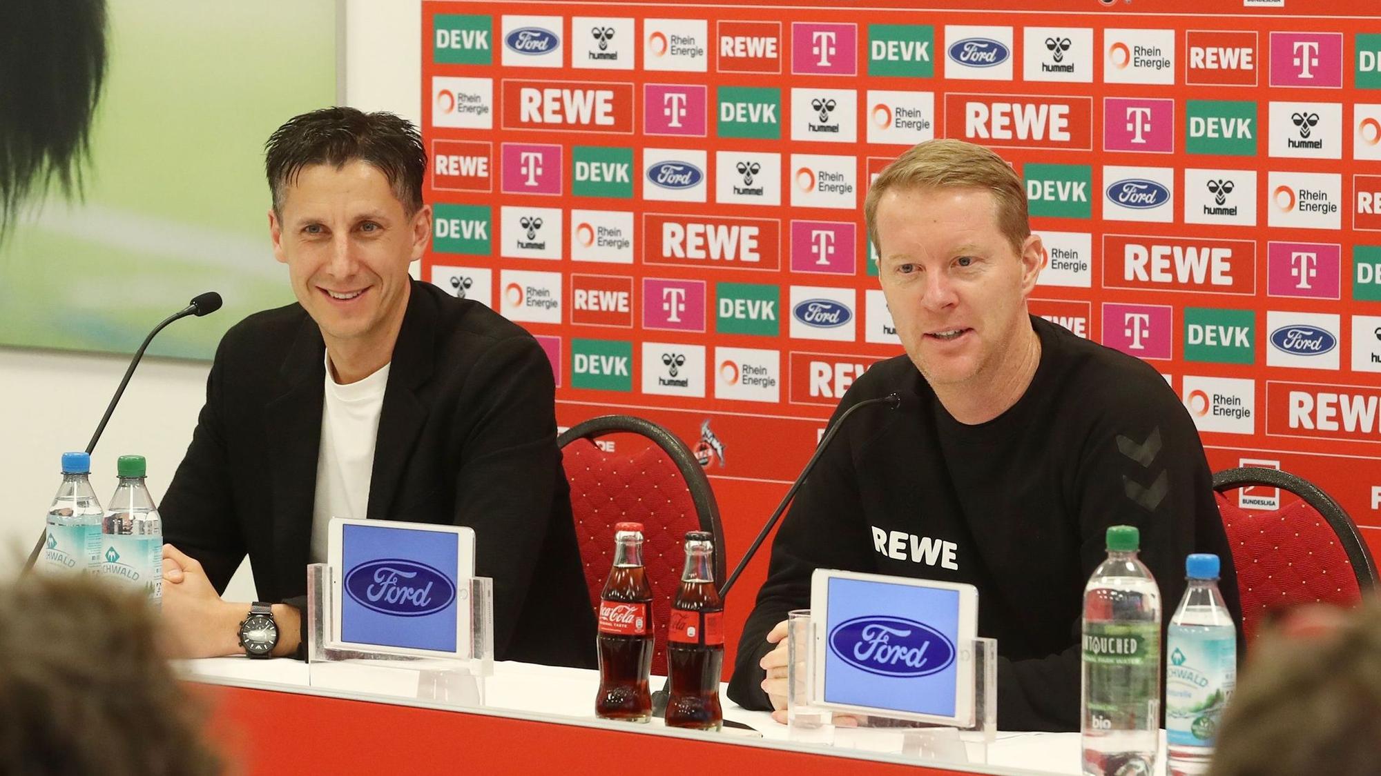Christian Keller, Sportgeschäftsführer des 1. FC Köln, präsentiert am 4. Januar 2024 den neuen Trainer Timo Schultz.