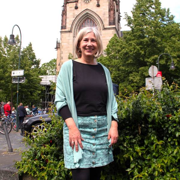 Ingrid Hilmes engagiert sich als Stiftungsmanagerin für die gesellschaftliche Teilhabe beeinträchtigter Menschen.