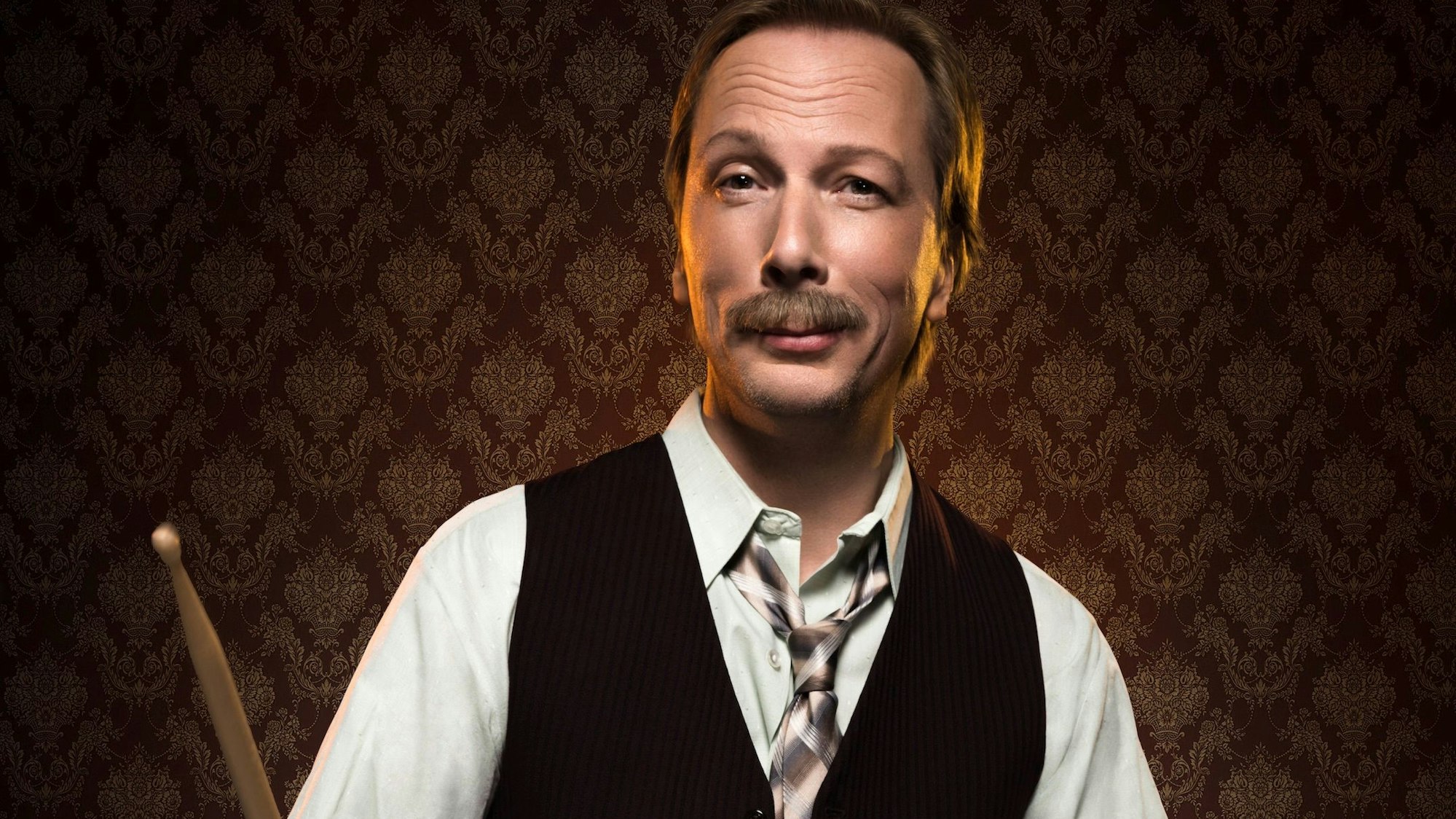 Zu sehen ist Achim Hagemann als Pawel Popolski.