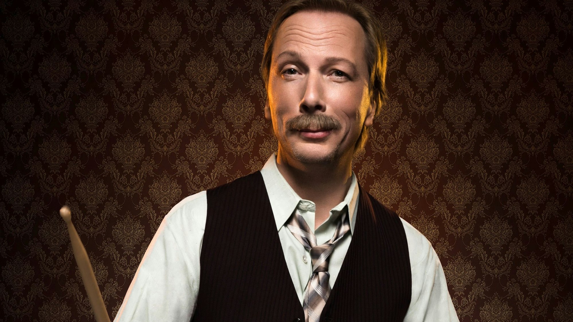 Zu sehen ist Achim Hagemann als Pawel Popolski.