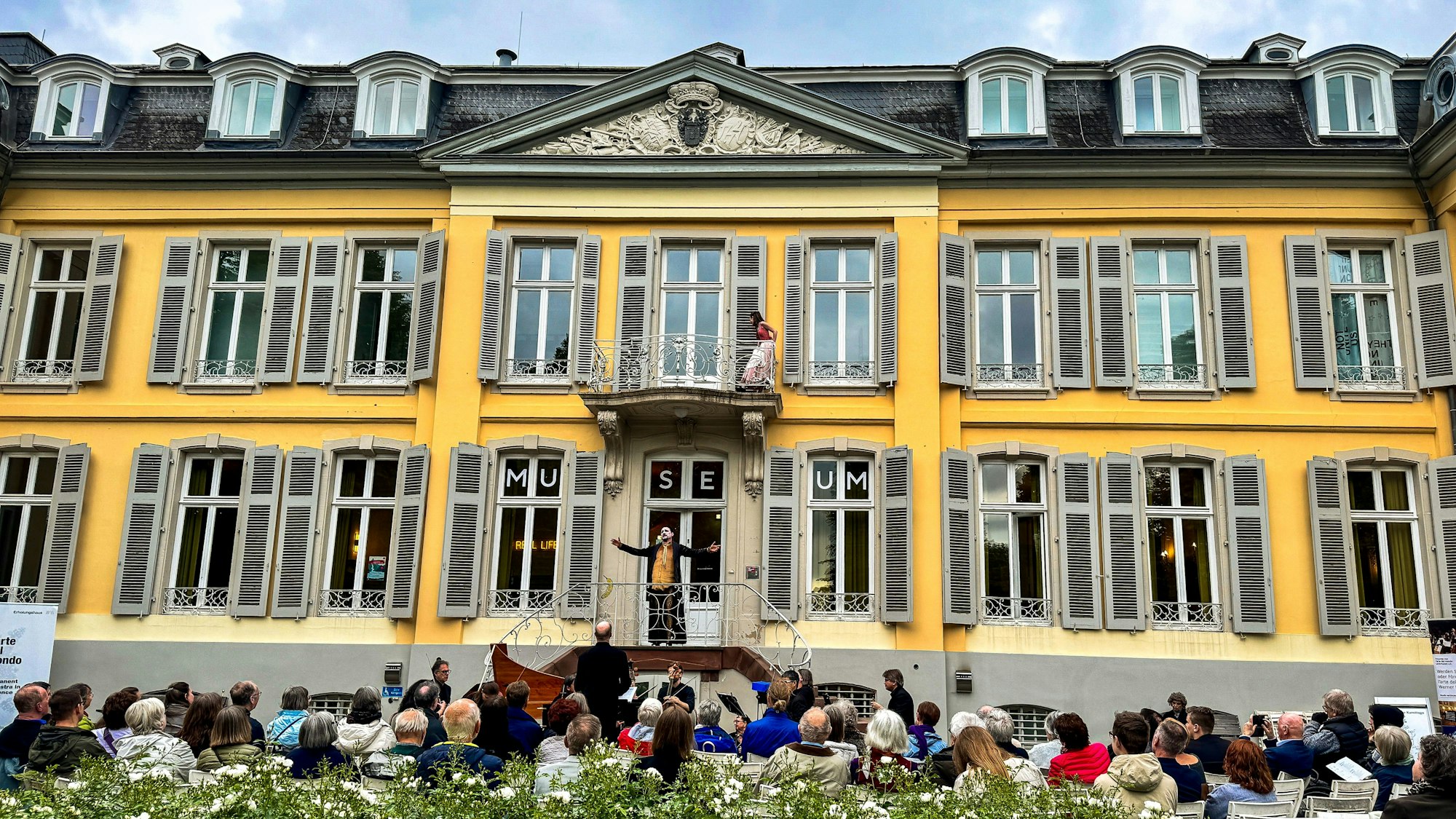 „La serva padrona“: Schloss Morsbroich in Leverkusen wird Kulisse für Opernintermezzo.