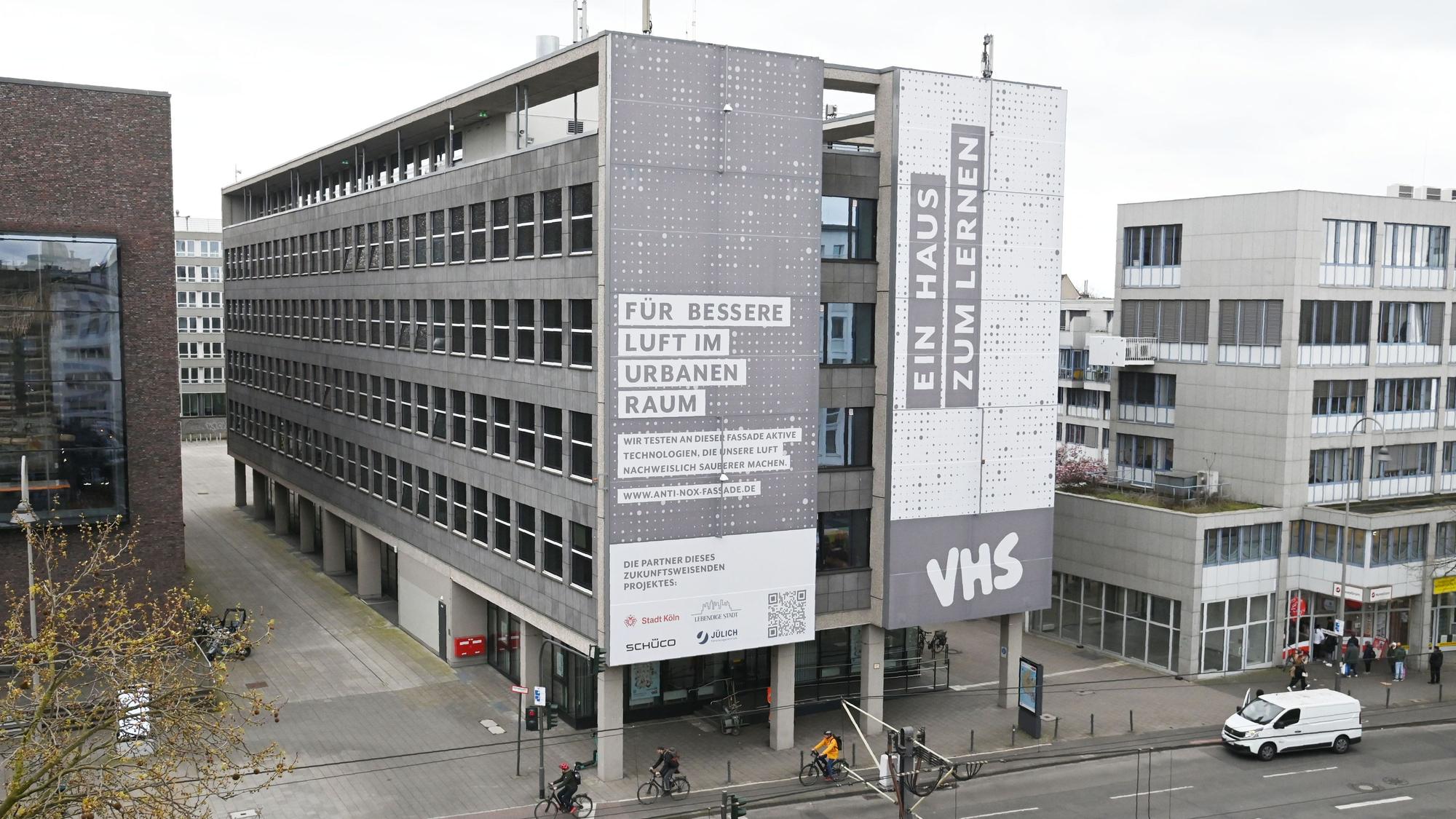 Das Bild zeigt das „Forum Volkshochschule im Museum am Neumarkt“.