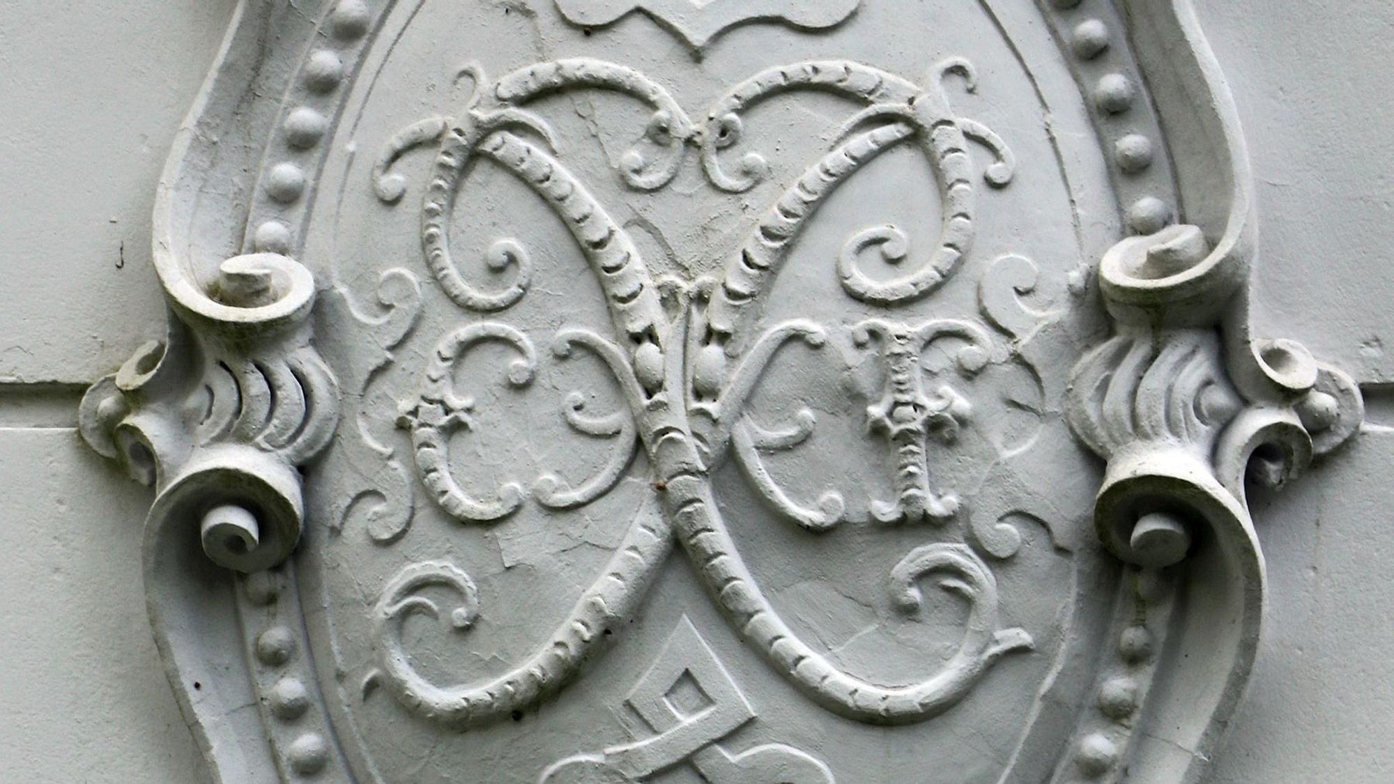 Auf dem Bild ist ein Ornament einer Säule zu sehen.