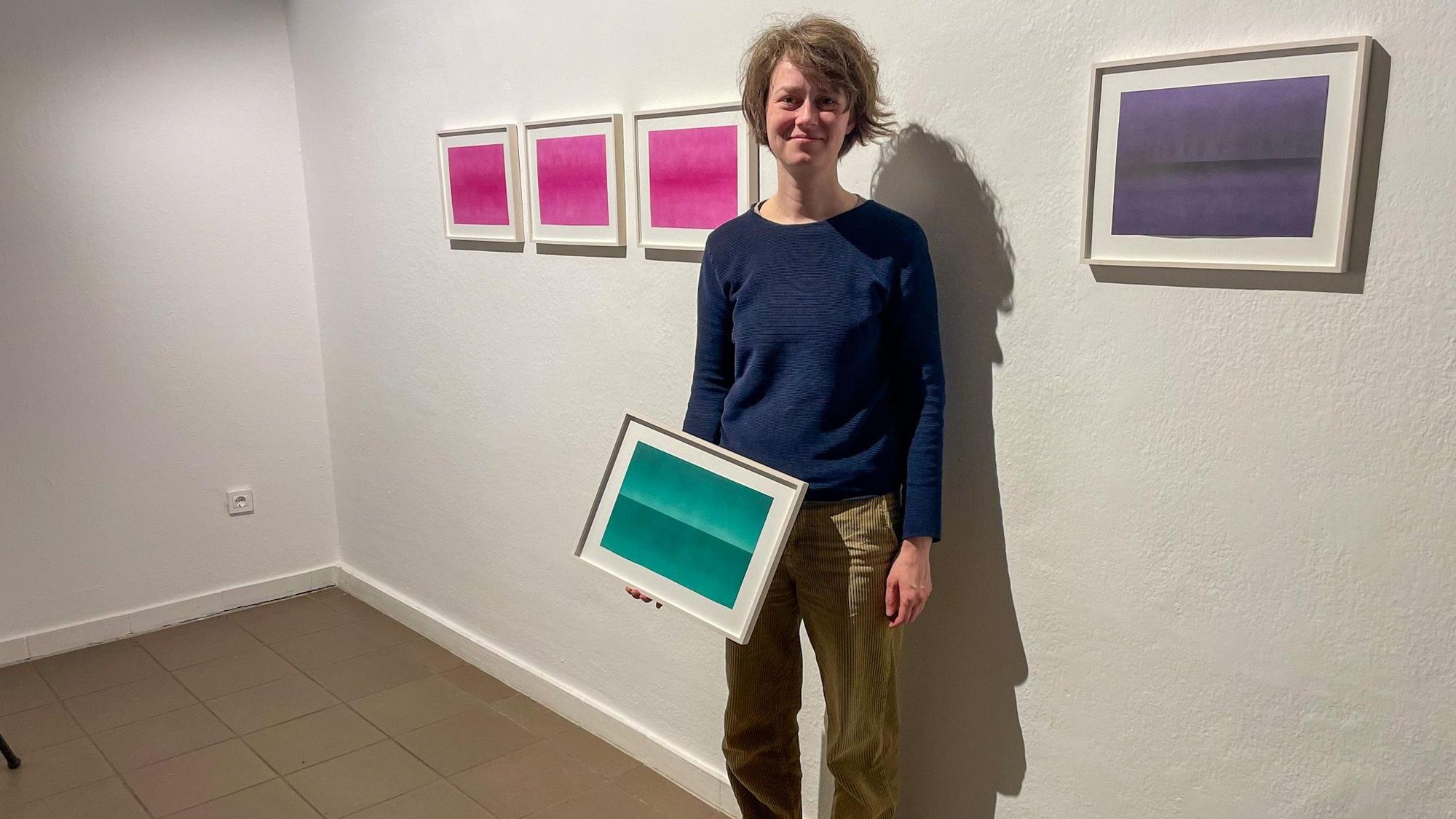 Die österreichische Künsterlin Mirjam Baker stellt in den Räumen des Kunstvereins Leverkusen aus.
