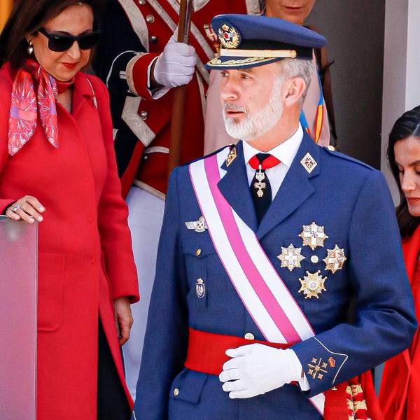 König Felipe und Königin Letizia auf einer Parade am 25. Mai 2024 in Oviedo.