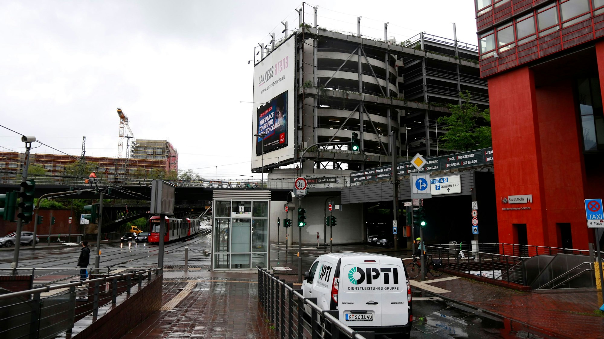 Die Parkhäuser an der Lanxess-Arena und unter dem Stadthaus in Köln-Deutz