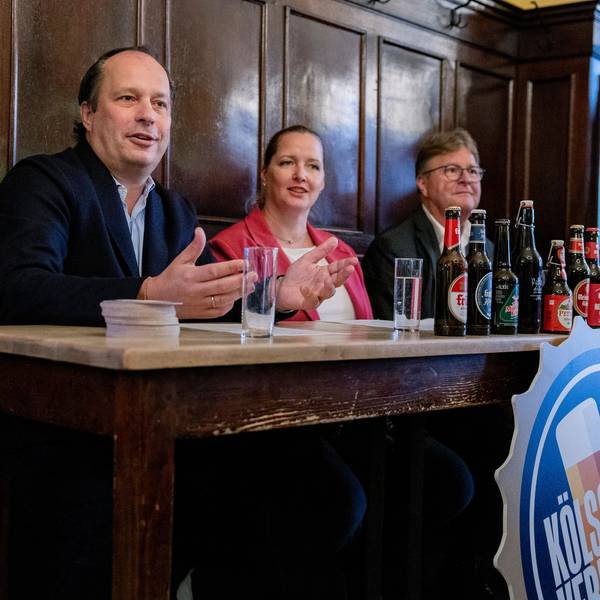 Pressekonferenz zum Kampagnenstart der Kölsch Brauereien "Kölsch verbindet" in der Brauerei Päffgen.
Im Bild v.l. Heinrich Philipp Becker, Melanie Schwartz und Alexander Rolff.