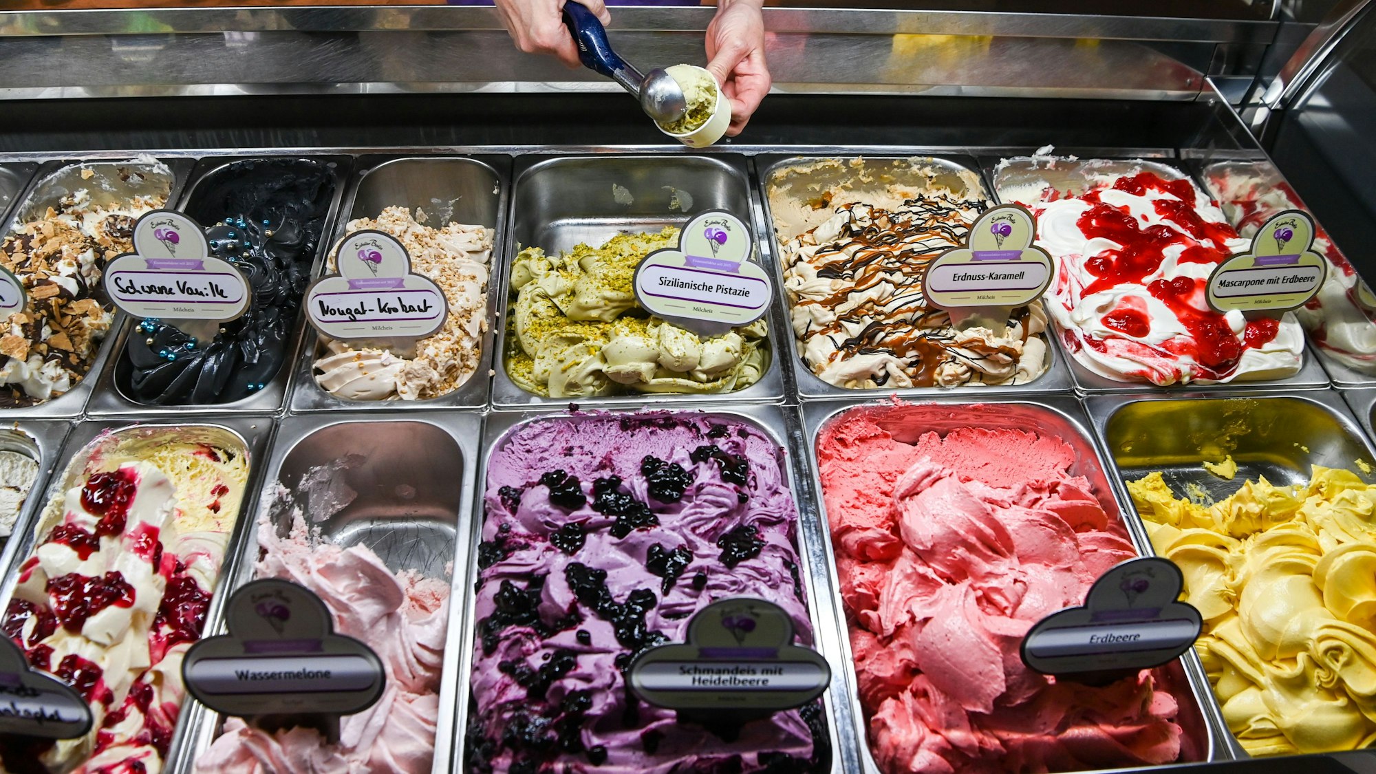 Leckere Auswahl an Eissorten.