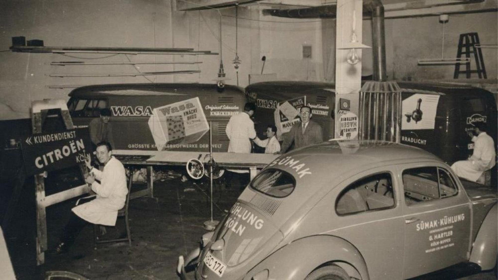 In der Werkstatt der Firma Bäcker wurde einst alles von Hand auf die Autos gepinselt.