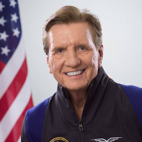 Larry Connor ist nicht nur schwerreich, er ist auch ein begeisterter Pilot und mag das Abenteuer.