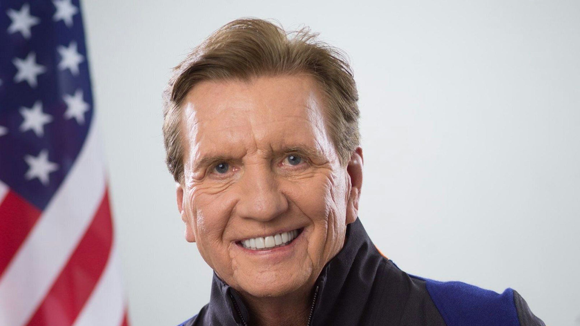 Larry Connor ist nicht nur schwerreich, er ist auch ein begeisterter Pilot und mag das Abenteuer.