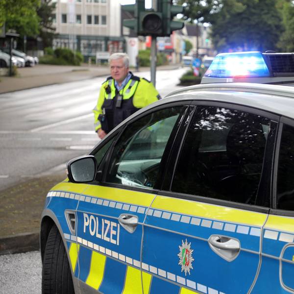 Ein Polizeifahrzeug.