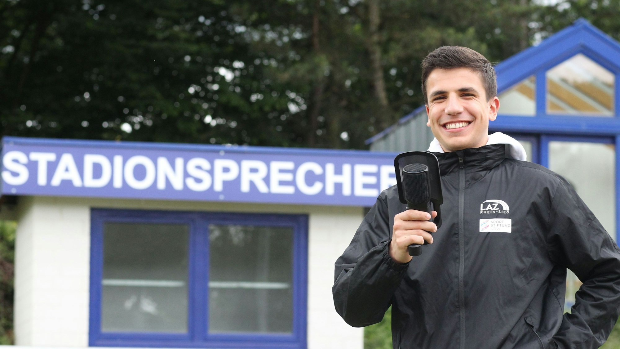 Eliah Rieck aus Hennef ist erfolgreicher Leichtathlet, Stadionsprecher, Podcaster und YouTuber und will gern Moderator werden.