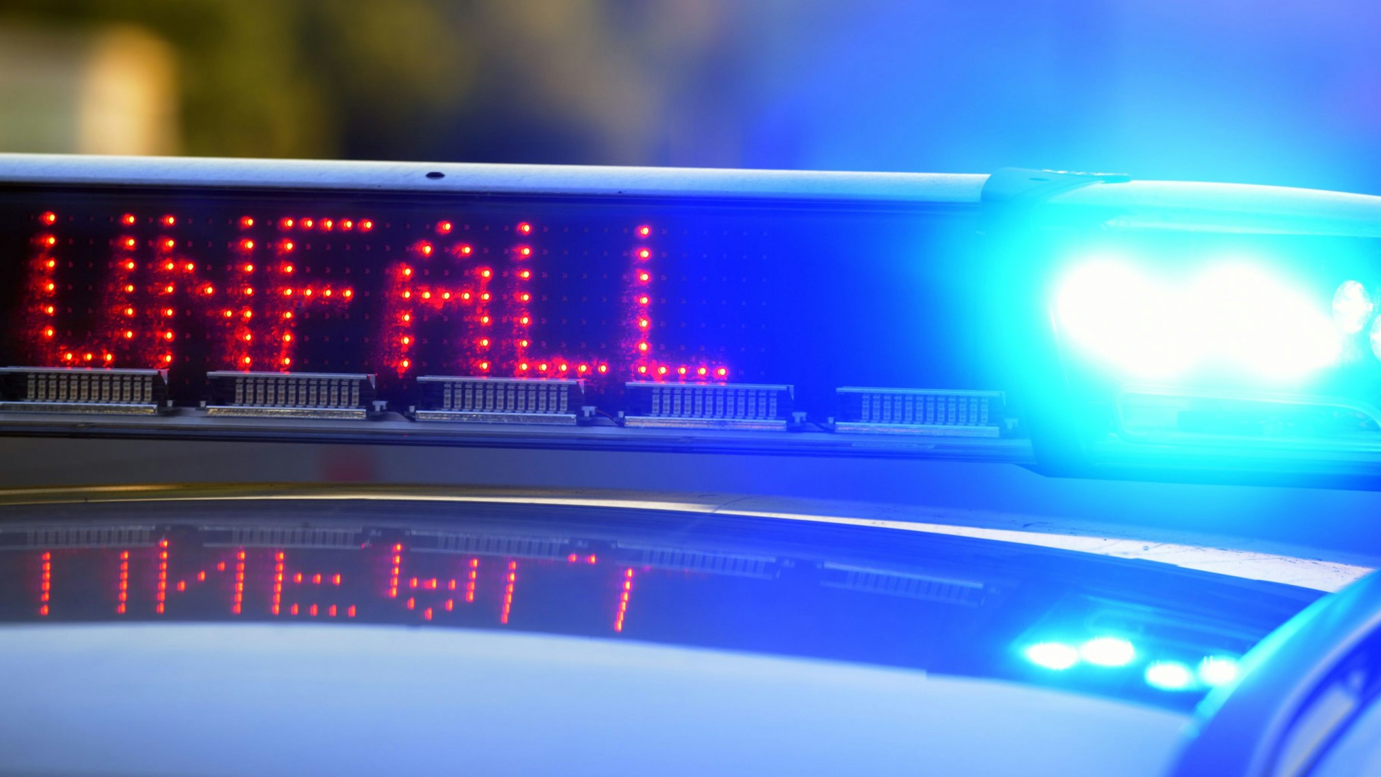 Die Polizei bittet um Hinweise nach dem Unfall in Pesch (Symbolbild).