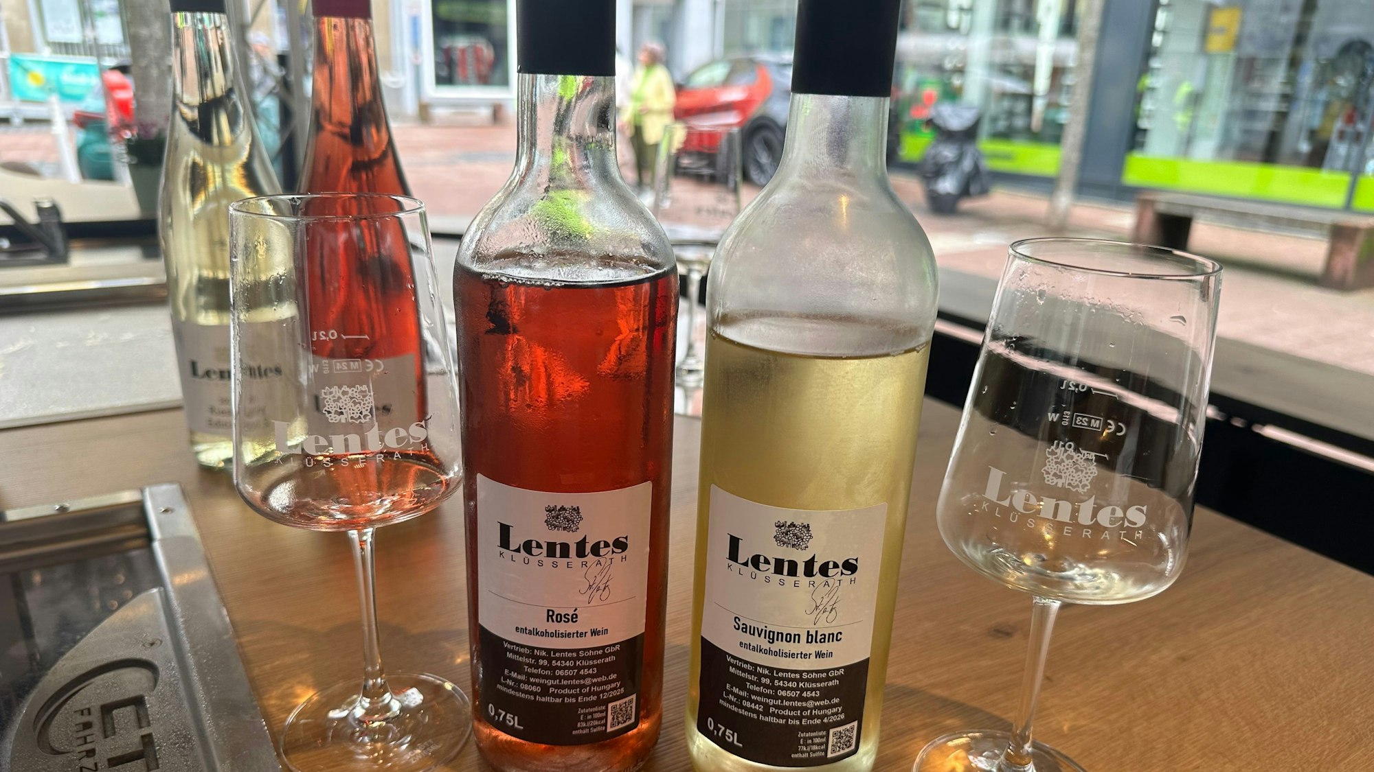Alkoholfrei gibt es in Siegburg als Weißwein oder Rosé.