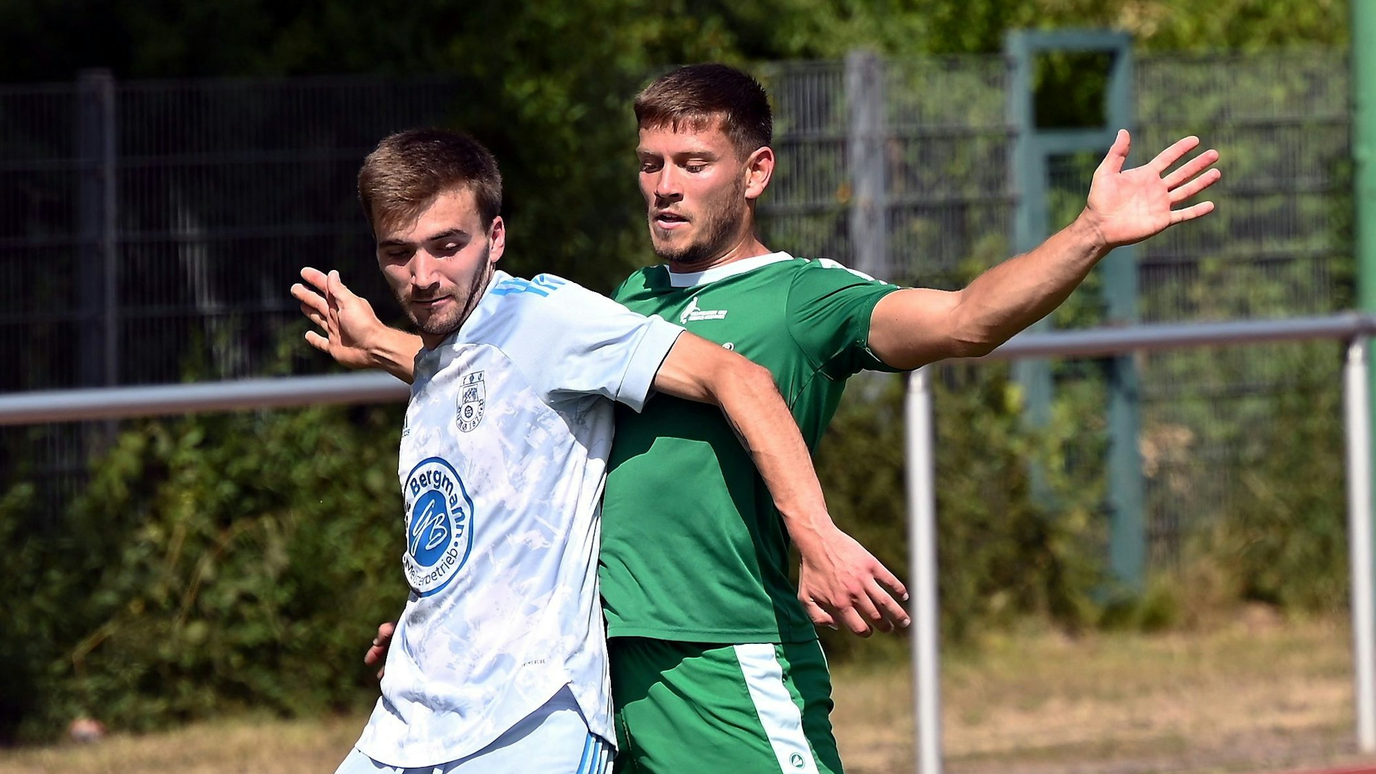 14.08.2022, Fussball-Bergisch Neukirchen-TG Burg
rechts: Daniel Mücke (Neukirchen)
Foto: Uli Herhaus