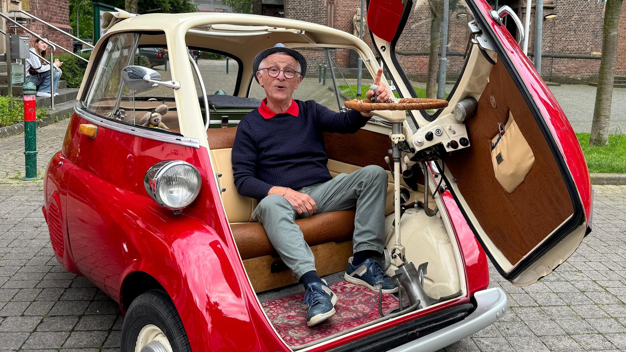 Peter Schmidt mit einer Isetta beim 1. Oldtimertag