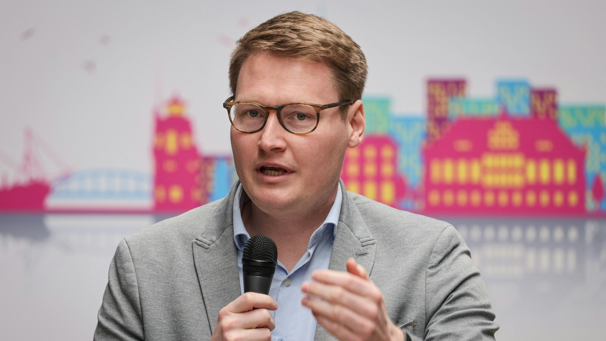 Der FDP Europaabgeordnete Moritz Körner spricht beim Parteitag der FDP Bremen in Bremen-Hemelingen. Im Mittelpunkt des Parteitages stehen die Neuwahlen des Landesvorstandes. +++ dpa-Bildfunk +++