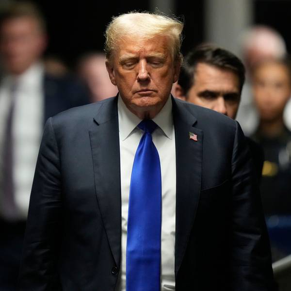 New York: Der ehemalige US-Präsident Donald Trump geht zu den Medienvertretern, nachdem er im Strafgericht von Manhattan in 34 Fällen für schuldig befunden wurde.