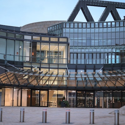 Bick auf den Eingang zum Düsseldorfer Landtag