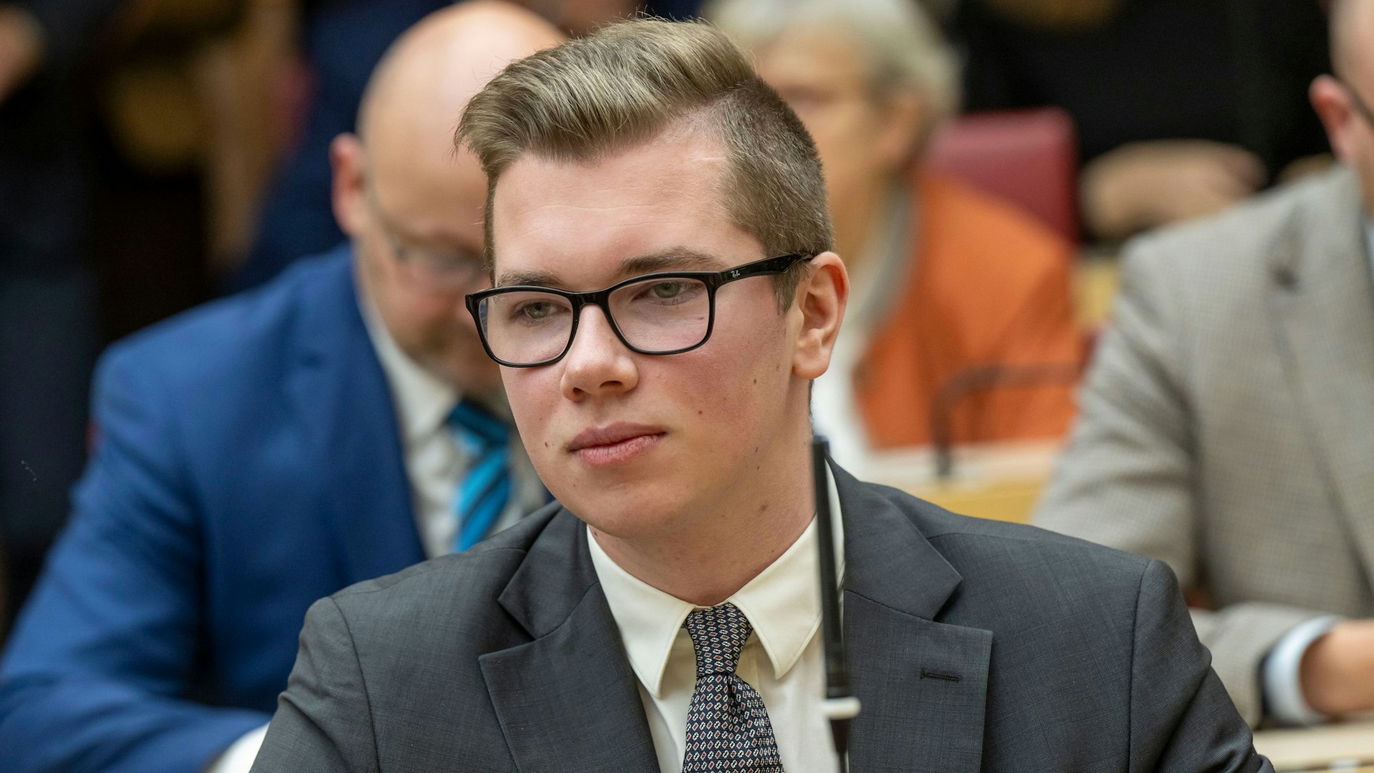 Daniel Halemba (AfD) nimmt im bayerischen Landtag am Gedenkakt des bayerischen Landtags und der Stiftung bayerische Gedenkstätten für die Opfer des Nationalsozialismus teil. (Archivbild)