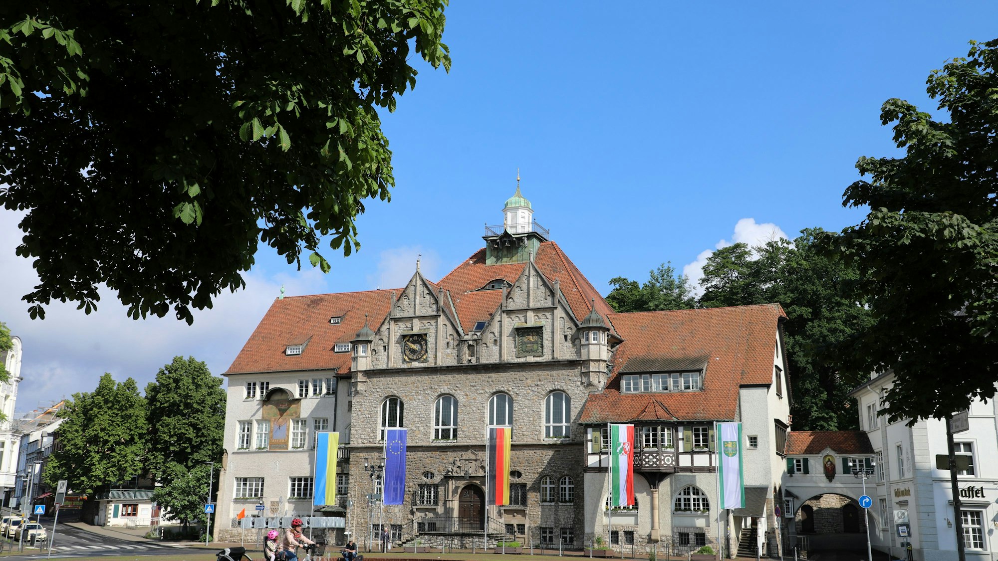 Das Foto zeigt das Rathaus in Bergisch Gladbach