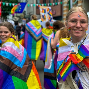 Tausende Menschen feierten im Juni 2024 auf dem ersten CSD in Leverkusen.