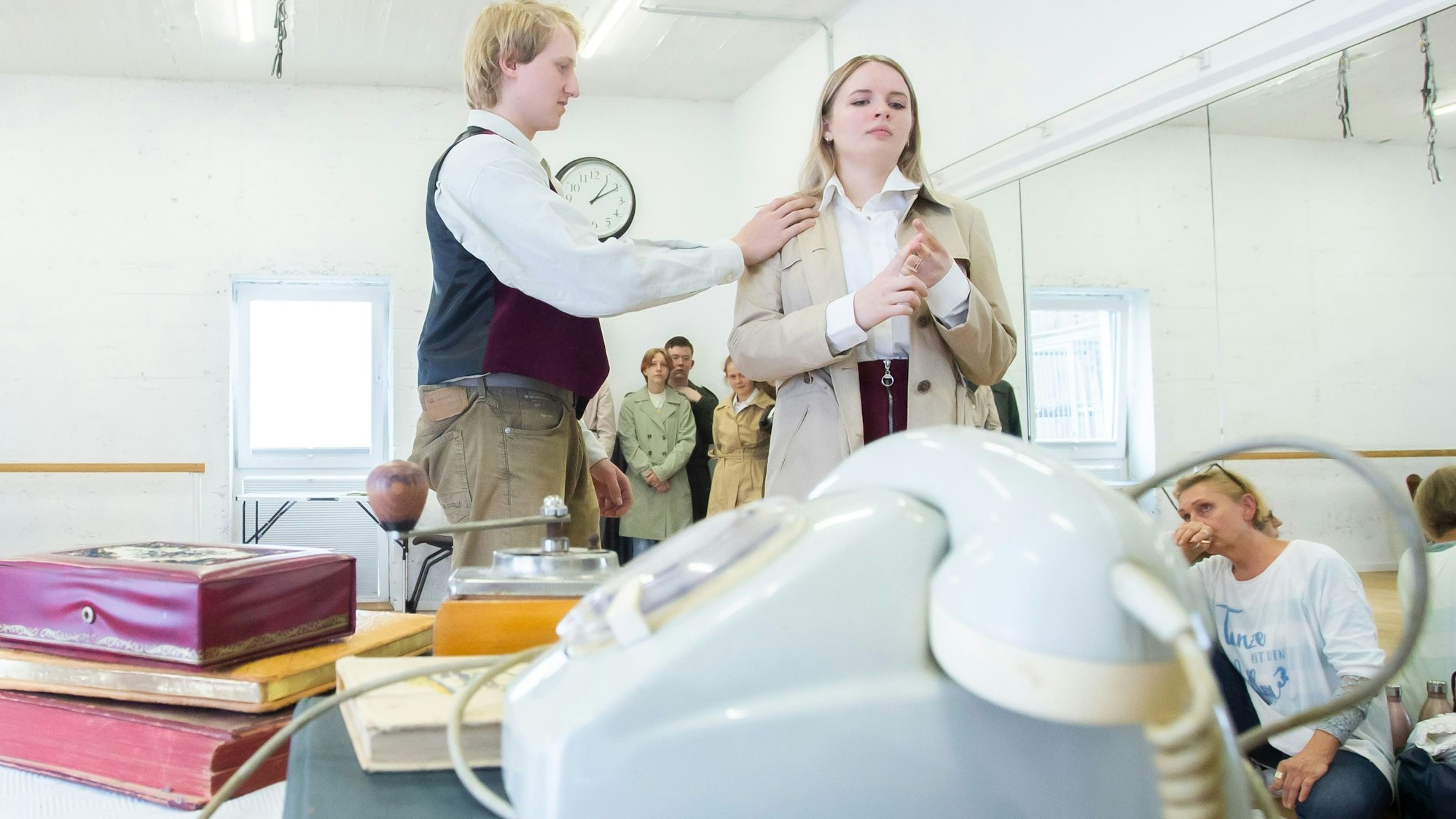 Eine Szene im Rahmen einer Probe für die Aufführung des Theaterstücks „1984“.