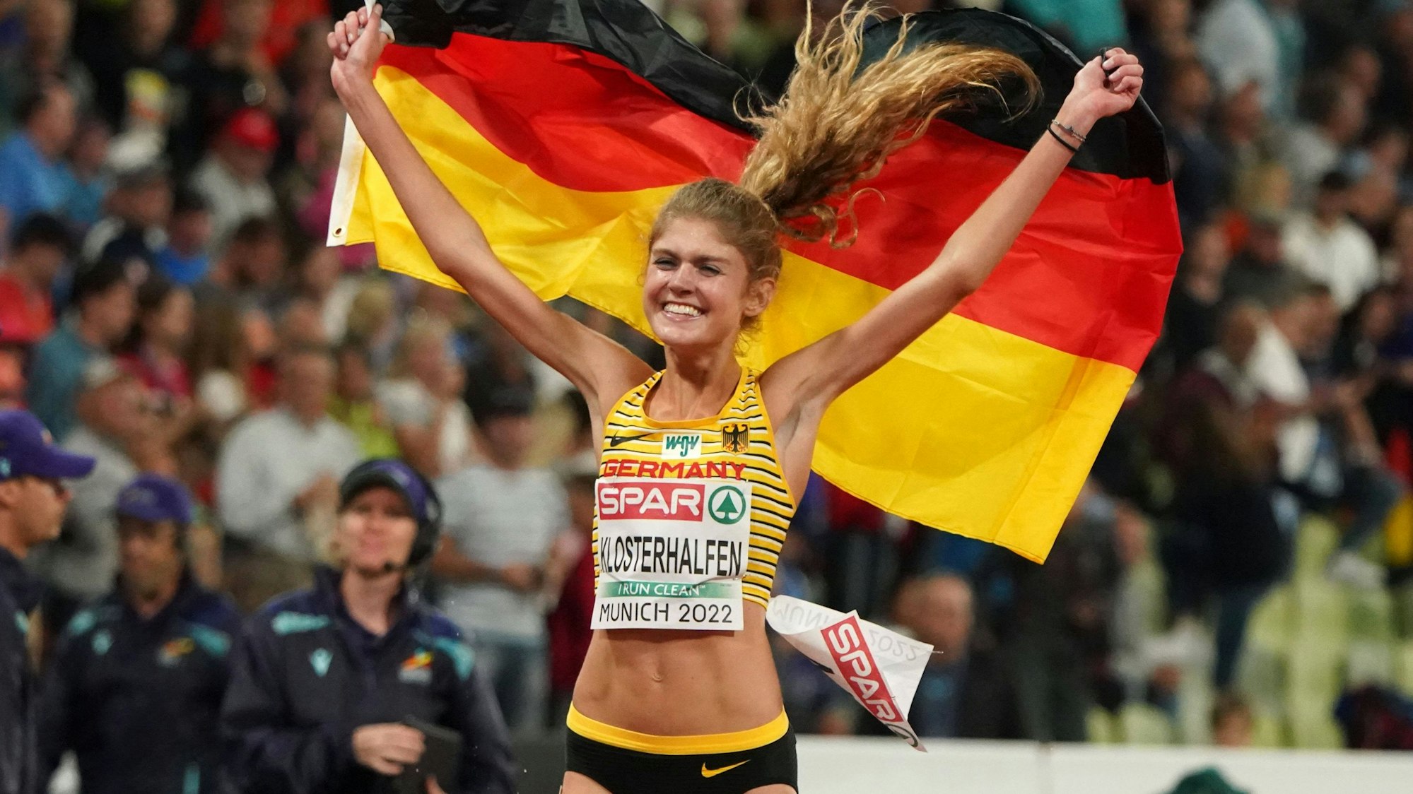 European Championships Munich 2022, Europa Leichtathletikmeisterschaften München, Leichtathletik EM 2022, 12.08-21.08.2022, Olympiastadion München, 5000m Frauen Finale, Konstanze Klosterhalfen Deutschland , Foto: Gladys chai von der Laage *** European Championships Munich 2022, European Athletics Championships Munich, European Athletics Championships 2022, 12 08 21 08 2022, Olympic Stadium Munich, 5000m Women Final, Konstanze Klosterhalfen Germany , Photo Gladys chai von der Laage